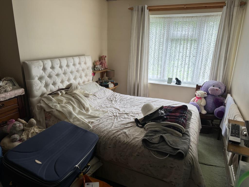 Lot: 112 - SEMI-DETACHED HOUSE FOR IMPROVEMENT - Bedroom 1